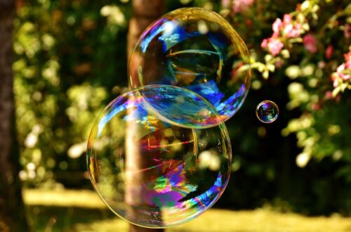 soap bubbles in a summer day -Image by Alexa from Pixabay